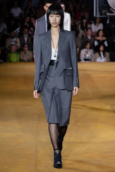Look 35